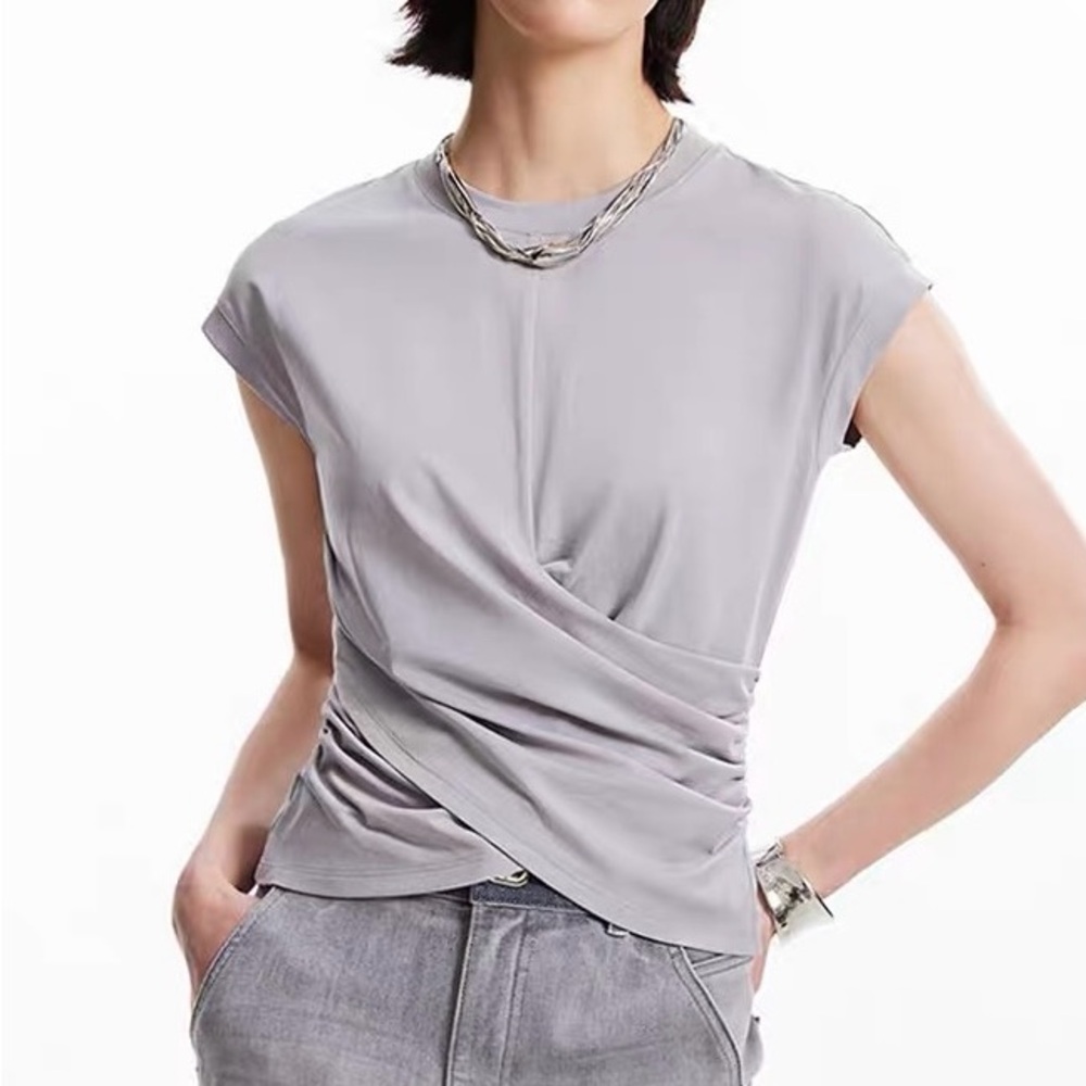 NWOT Vero Moda Women’s Light Gray Draped Twist Front Top, Size S